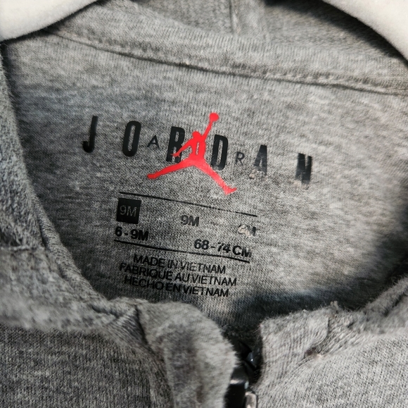 Jordan infant One Piece hooded coverall - Picture 4 of 4